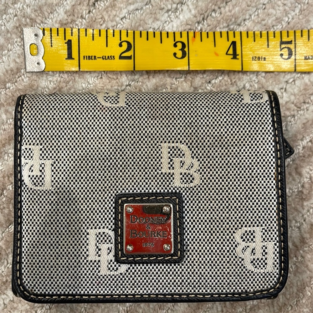 Dooney &Bourke Tri-fold Wallet